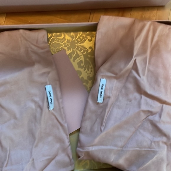 Miu Miu
Beige & Grey Embossed Leather Platform Heel - Picture 12 of 13